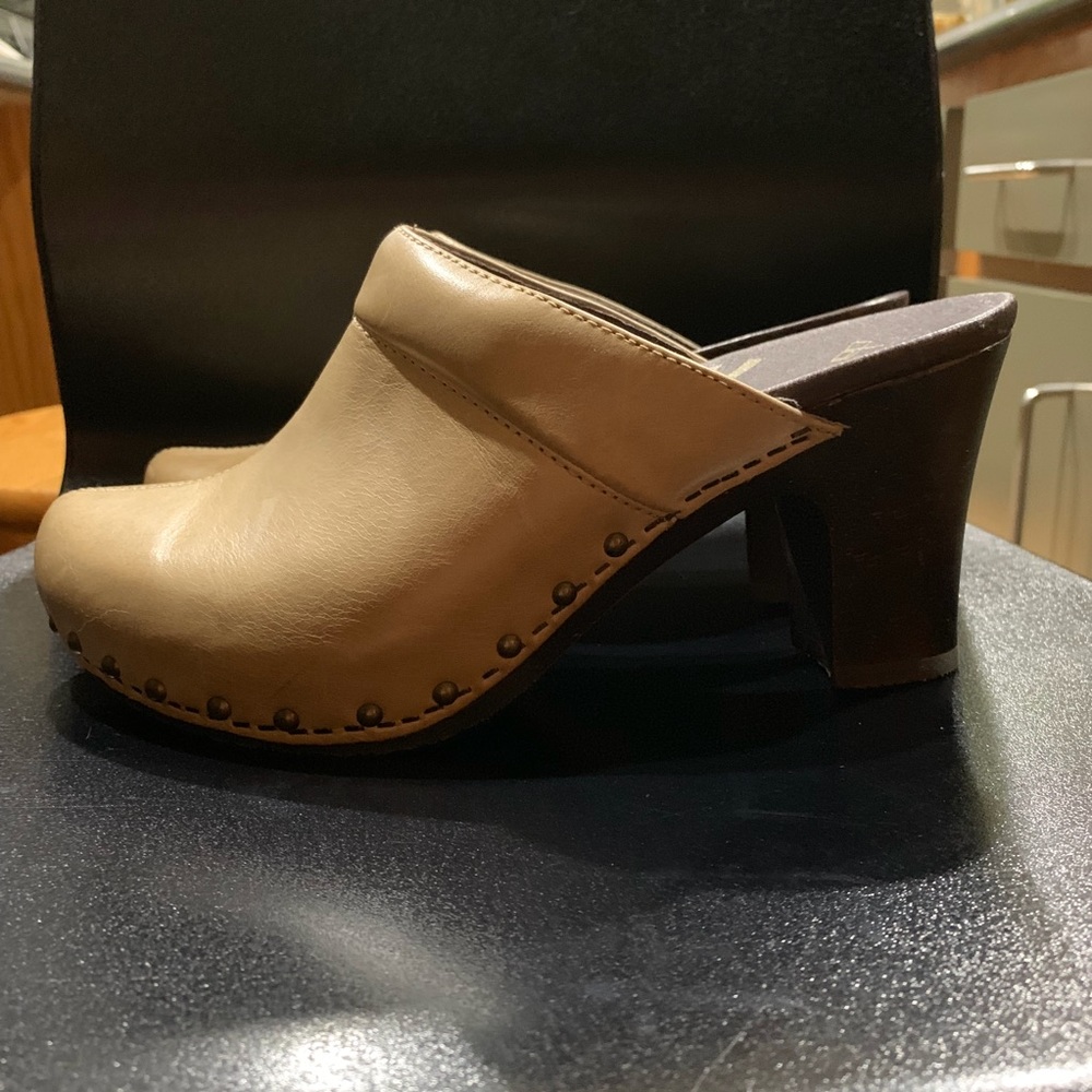 Dansko clogs NWOT